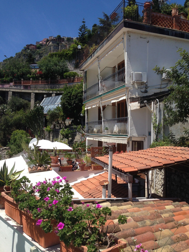 Exterior & Views 2, Hotel Villa Greta, Messina