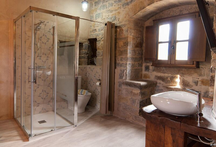 Bathroom 4, Casa Mur de Alujan, Huesca