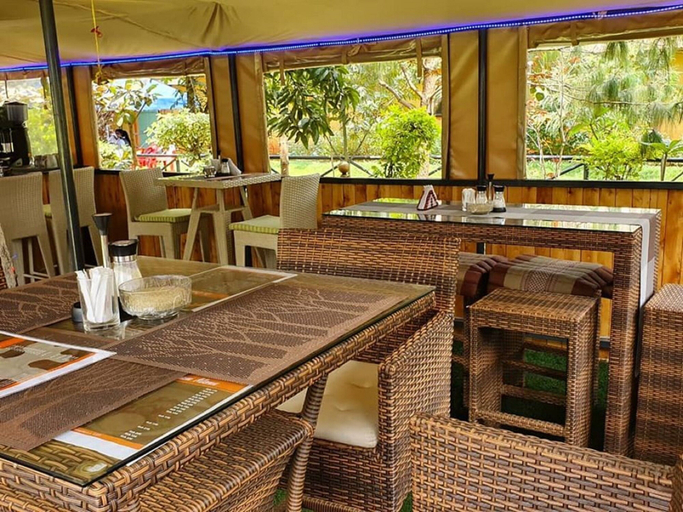 Food & Drinks 3, VIP Hotel Madeya, Gem