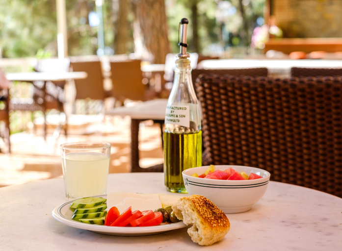Food & Drinks 5, New Helvetia Hotel