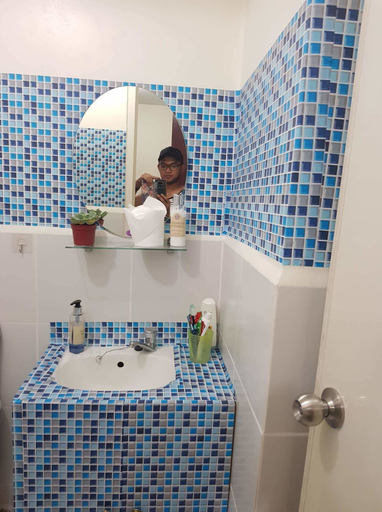 Bathroom, Samanakan's Condotel, Manila City