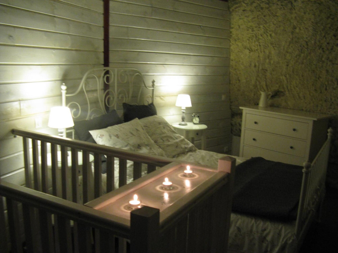 Bedroom 2, Les Troglos de Beaulieu, Indre-et-Loire