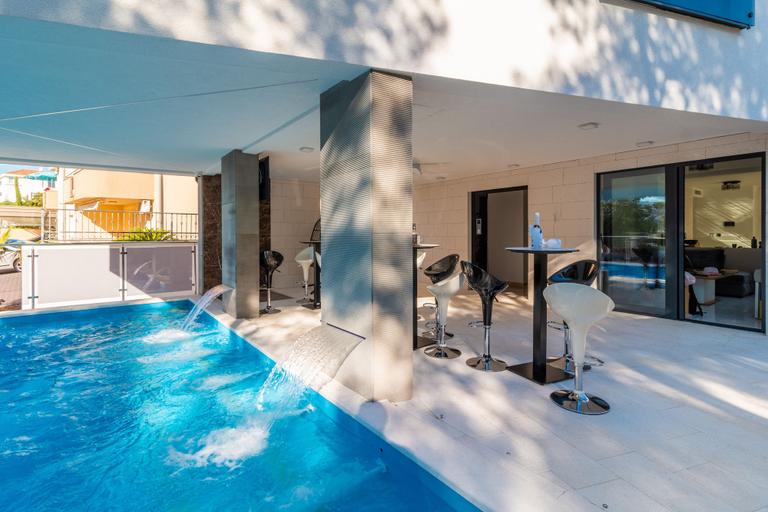Sport & Beauty 2, Beach Villa Valentina, Okrug