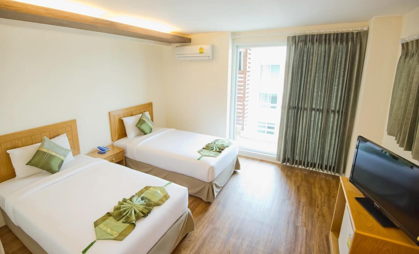 Bedroom 2, TM Land Hotel, Bang Pa-In
