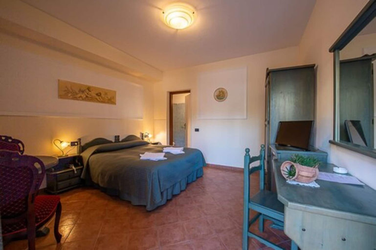 Bedroom 4, Hotel Louis II, Roma
