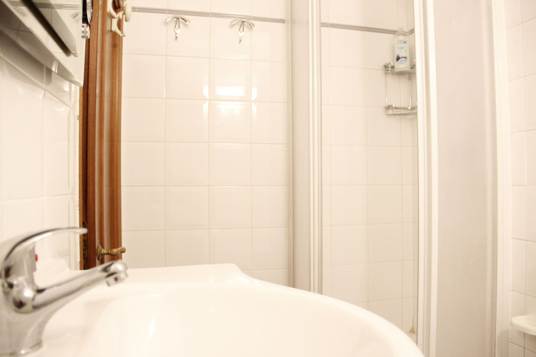 Bathroom 5, Santa Maria, Florence