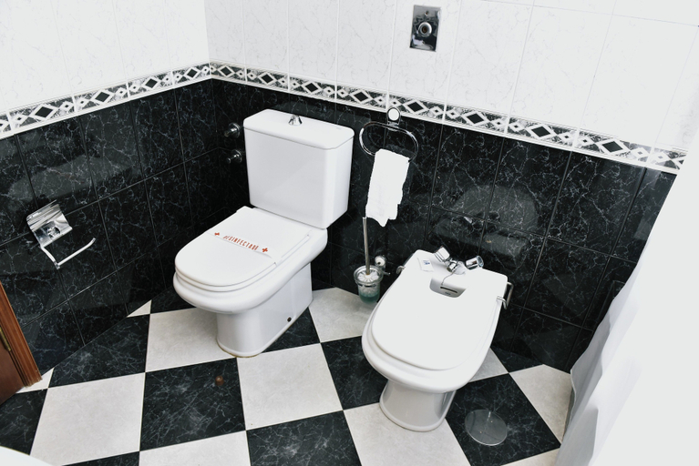 Bathroom 5, Hotel Aeroporto, Maia