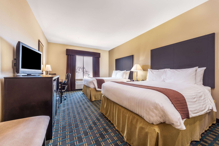 Bedroom 3, Days Inn & Suites by Wyndham Mineral Wells, Parker