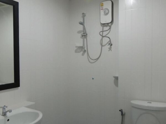 Bathroom 5, Trang Grand Mansion, Muang Trang