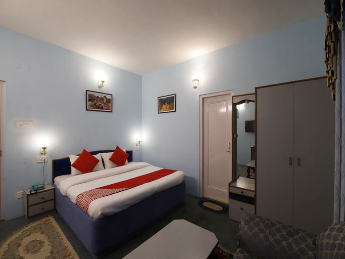 Bedroom 1, Hotel Oakwood Chail, Solan