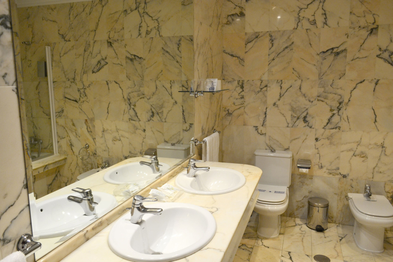 Bathroom 4, Alda El Suizo., A Coruña