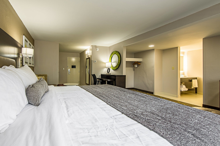 Bedroom 3, Bw Plus Clemson Hotel & Conference Center, Pickens