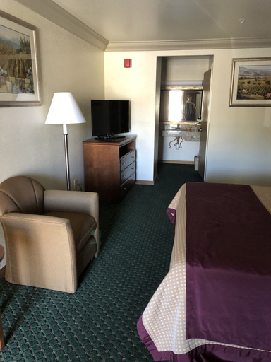 Bedroom 4, Cloverdale Wine Country Inn & Suites, Sonoma