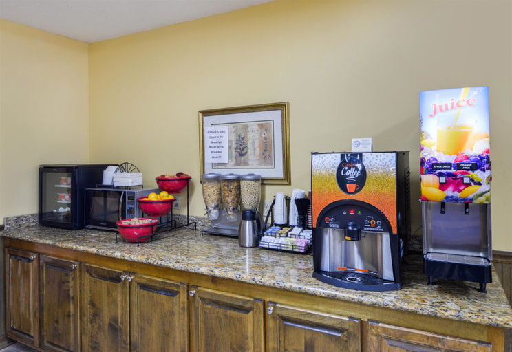 Food & Drinks 5, Americas Best Value Inn Wiggins, Stone