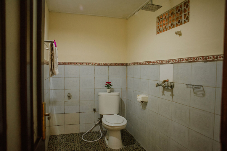 Bathroom, Nyoman Warta Accommodation, Gianyar