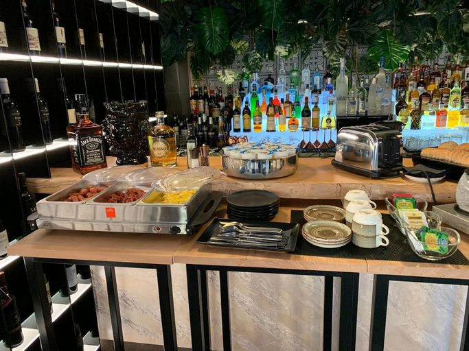 Food & Drinks 5, Hotel Pontemare, Palermo