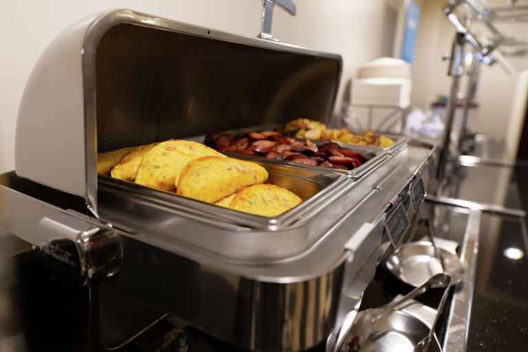 Food & Drinks 5, Hampton Inn & Suites Raleigh Cary Lenovo Center, Wake
