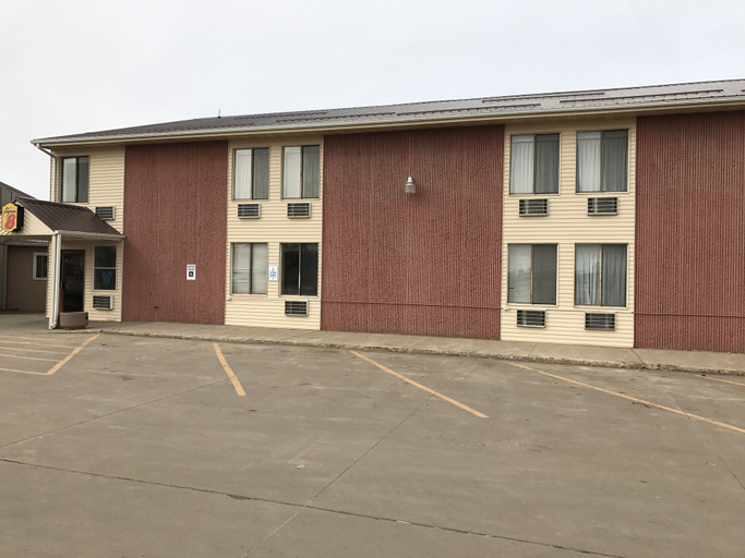 Exterior & Views 2, Super 8 by Wyndham Redfield, Spink
