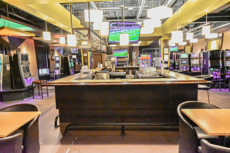 Food & Drinks 5, Canad Inns Destination Centre Fort Garry, Division No. 11