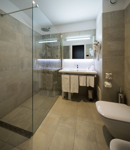 Bathroom 4, Hotel Brandoli, Verona