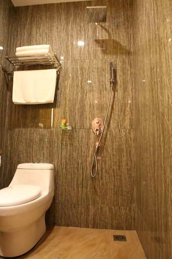 Bathroom 5, Golden Valley Hotel, Malacca City