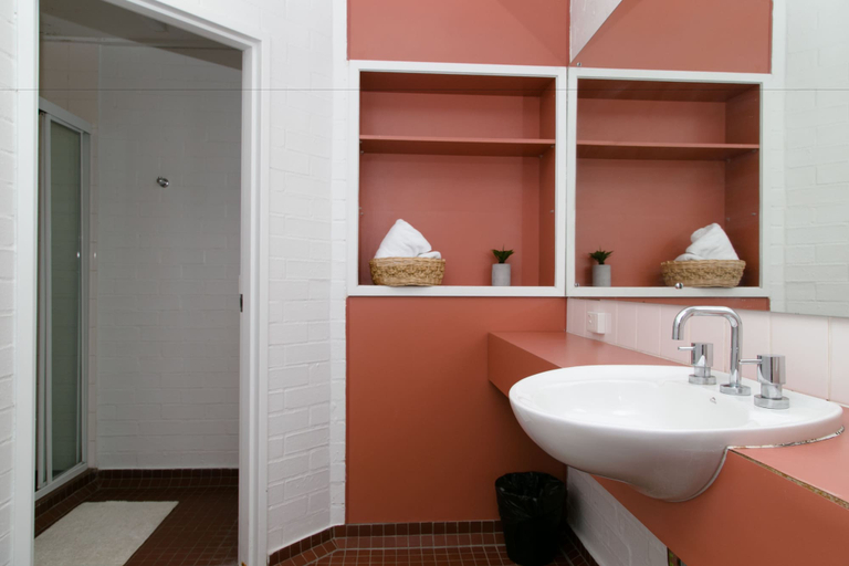 Bathroom 4, Unilodge at UC Short Stays, Canberra