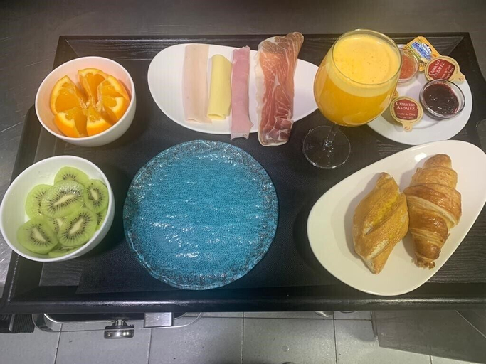 Food & Drinks 14