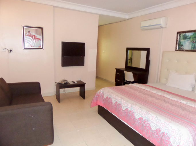 Bedroom 4, Royalview Hotel and Suites, Mushin