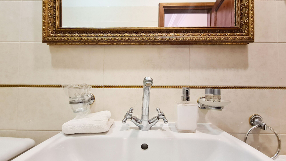 Bathroom 3, Hamlet Bed & Breakfast, Dubrovnik