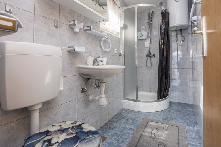 Bathroom 3, Apartment Wenig, Vir