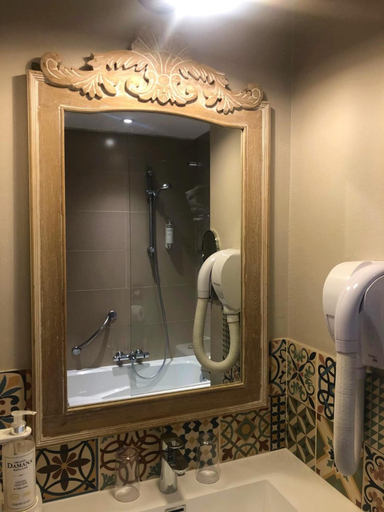 Bathroom 5, L'Hôtel Particulier Ascott, Ille-et-Vilaine