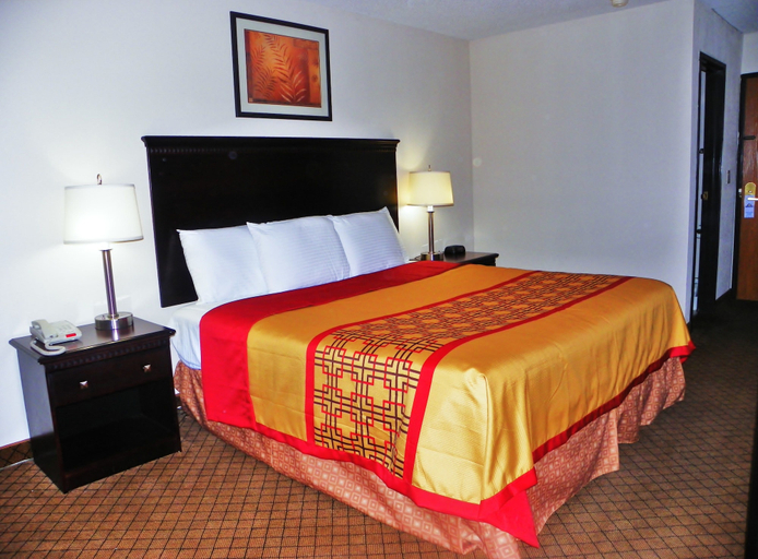 Bedroom 3, Royalton Inn & Suites, Wyandot