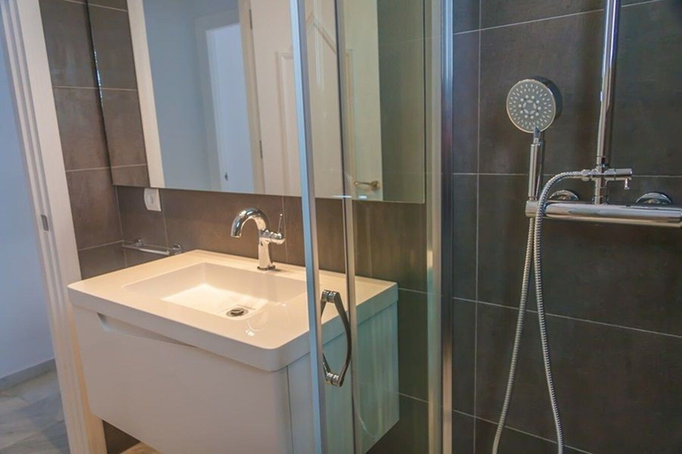 Bathroom 3, Apartamentos Huertos Nerja, Málaga