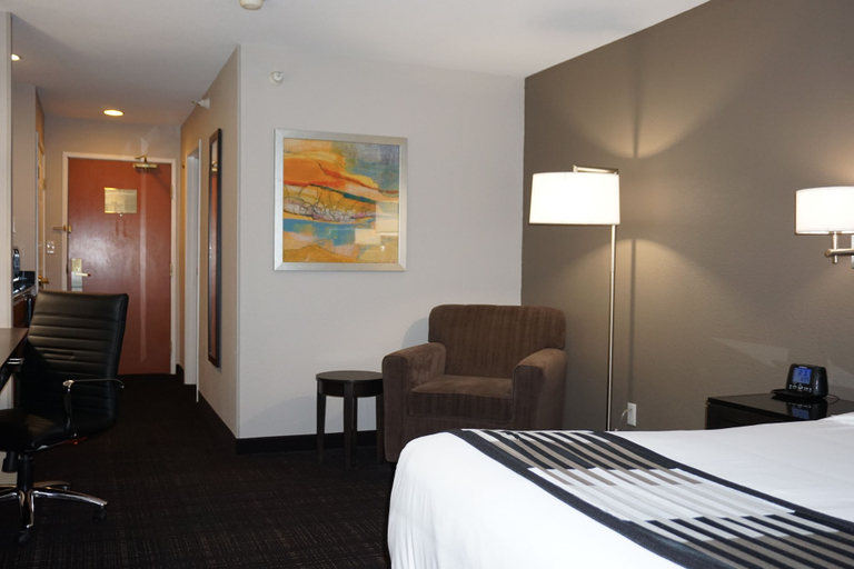 Bedroom 3, Wingate By Wyndham Columbia, Boone