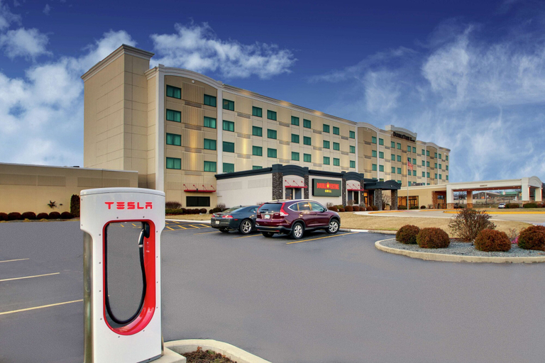 Exterior & Views 2, DoubleTree by Hilton Mt. Vernon, Jefferson