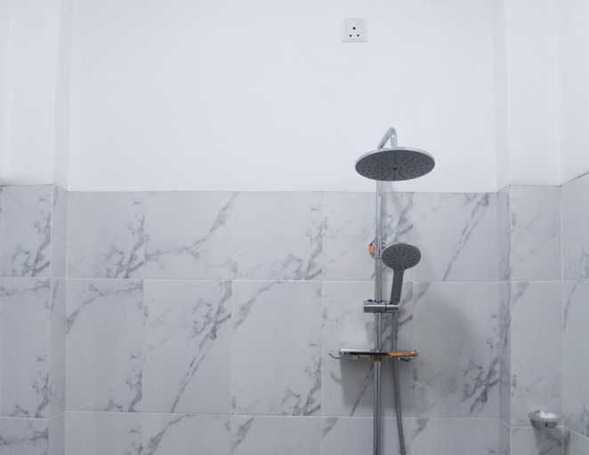 Bathroom 2, Hotel Digana Villa, Medadumbara