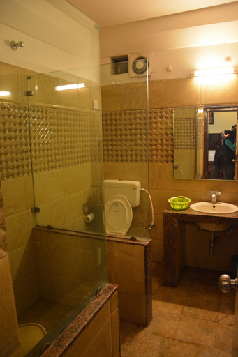 Bathroom 3, Hotel Prayag, Kaushambi