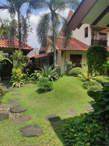 Exterior & Views 30