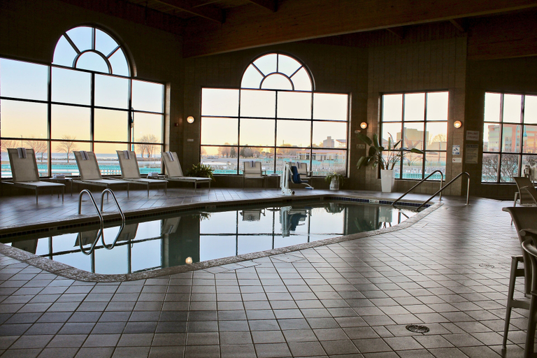 Sport & Beauty 2, Doubletree by Hilton Hotel Racine Harbourwalk, Racine