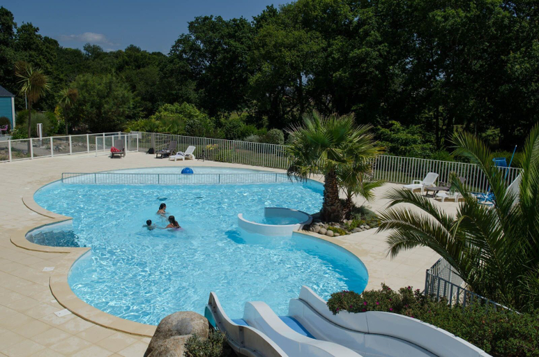 Sport & Beauty 4, Insolites Du Camping De Trezulien, Finistère