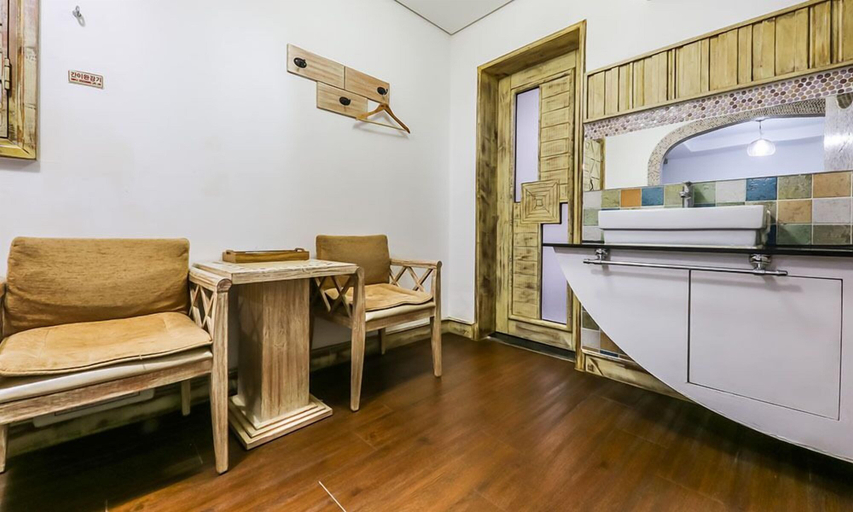 Others 5, Sintanjin Rohas Motel, Cheongwon