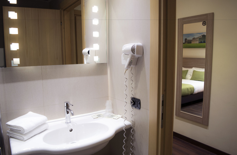 Bathroom 4, Hotel Roma Sud, Rome