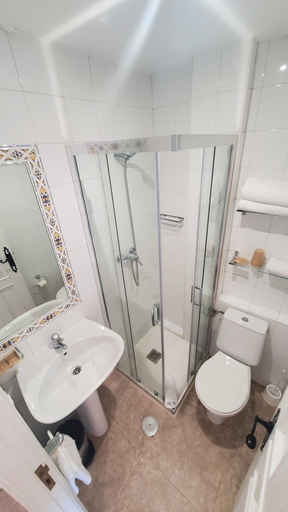 Bathroom 5, Hotel O Pazo, Pontevedra