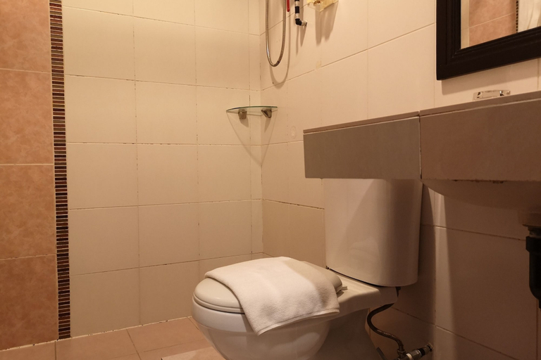 Bathroom 4, Hotel Kensington, Sandakan