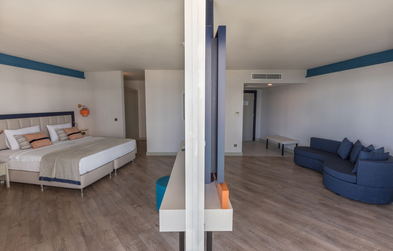 Bedroom 2, Maxeria Blue Didyma Hotel - All Inclusive, Milas