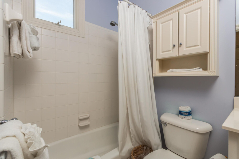 Bathroom 3, 22 Coast Cottages by Hodnett Cooper, Glynn