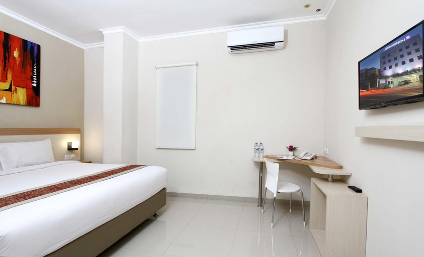 Bedroom 3, Laxston Hotel by Front One, Yogyakarta