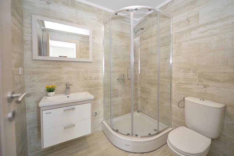 Bathroom 5, J&P Apartments Orahovac