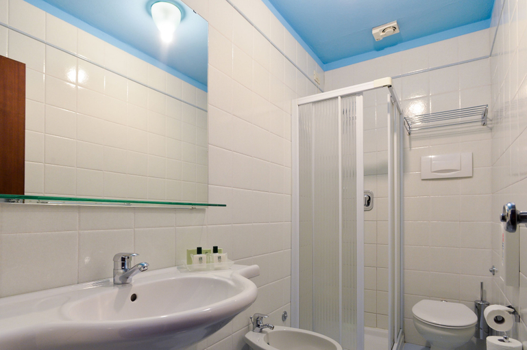 Bathroom 5, Hotel Villa Miravalle, Trento