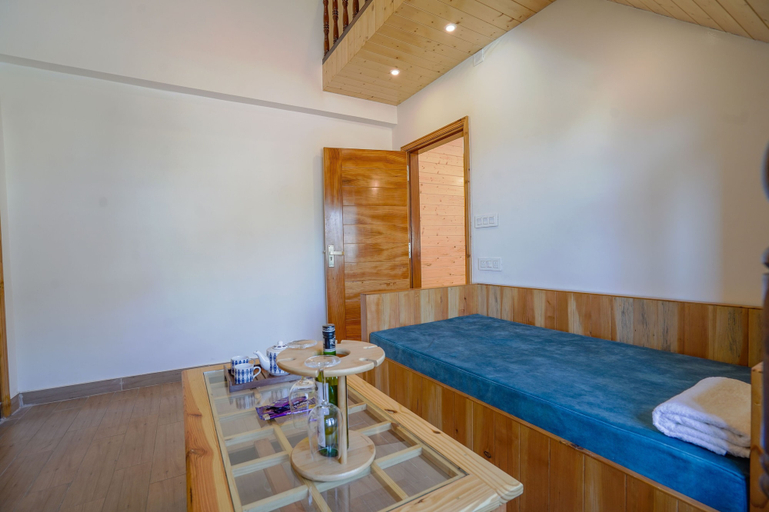 Bedroom 2, Mussoorie Estate by Dumnu Homes, Dehradun
